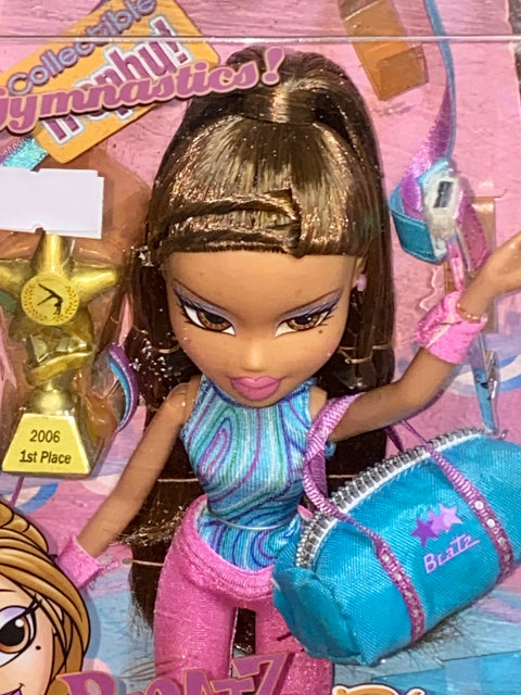 C1205 MGA 31316 BRATZ PLAY SPORTZ COLLECTION GYMNASTICS # YASMIN DOLL