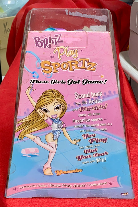 C1205 MGA 31316 BRATZ PLAY SPORTZ COLLECTION GYMNASTICS # YASMIN DOLL