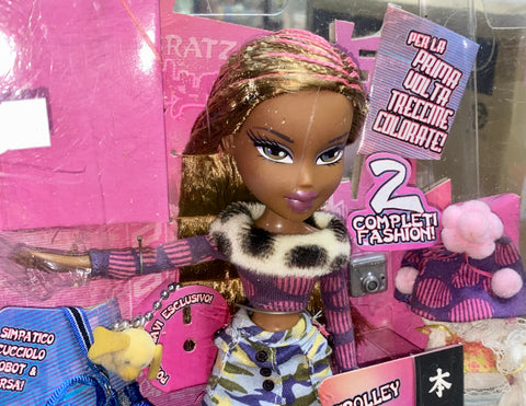 C1205 MGA 27778 ITALY BRATZ WORLD NEL MONDO MODA A TOKYO A GO-GO # SASHA DOLL