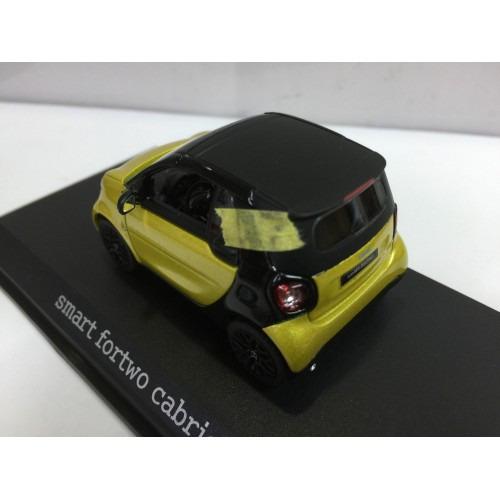 Norev 1:18 Smart fortwo Cabriolet (A453) jaune / noir B66960289 modèle Norev 1:18 Smart fortwo Cabriolet (A453) jaune / noir B66960289 modèle