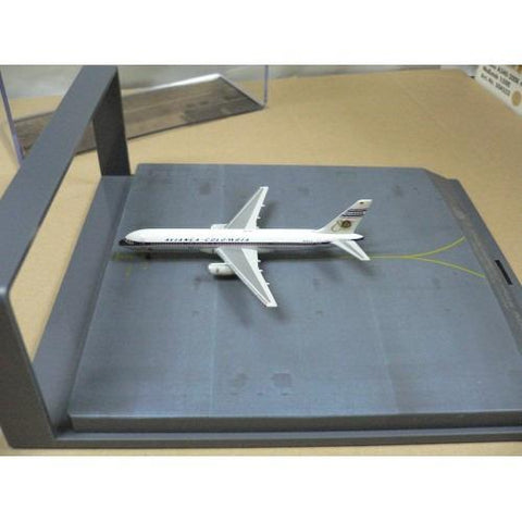 HERPA 1/500 AVIANCA "80 Anos" BOEING 757-200 (510103) (PIU10)