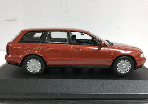 MINICHAMPS 1/43 AUDI A4 AVANT 1995 RED METALLIC (430 015012) (01470) (PIU50)