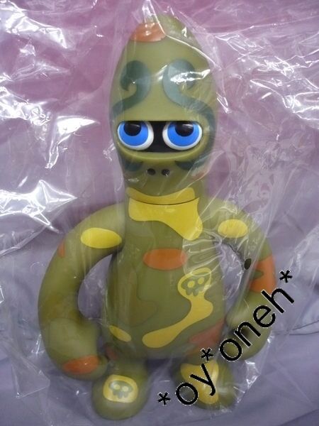 PETE FOWLER WORLD OF MONSTERISM BIG MONSTROOPER 8 INCHES (ORIGINAL COLOUR) VINYL FIGURE (JPA-193)