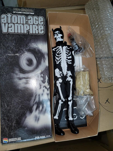 Medicom Atom-ace vampire balzac 1/6 action figure black 斷手斷腳斷肢