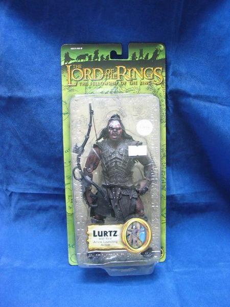 TOY BIZ 魔戒 魔戒現身 LORD OF THE RINGS FELLOWSHIP OF THE RING LURTZ WITH REAL ARROW LAUNCHING ACTION (LOTR-81440 店)