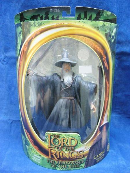TOY BIZ 魔戒 魔戒現身 灰袍甘道夫 LORD OF THE RINGS FELLOWSHIP OF THE KING GANDALF THE GREY WITH LIGHT-UP STAFF ACTION (LOTR-81022) b5644366