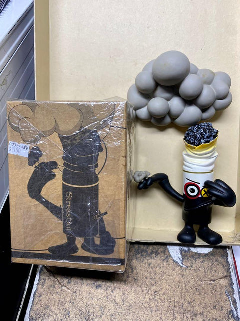 C775-284 HIEROPHAT URBAN ENTERTAINMENT ALEX LAU TOUCH STRESS OUT FIGURE  搪膠公仔