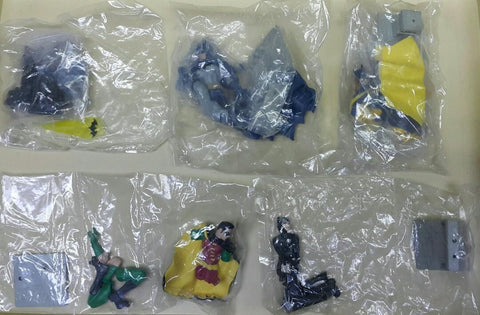 BANDAI 0134533 蝙蝠俠 蝙蝠女 羅賓 貓女俠 扭蛋套裝 DC UNIVERSE BATMAN BATGIRL ROBIN CATWOMAN SET (BUY) L