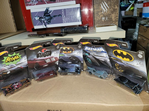 Hotwheels batman batmobile set of 5 DC gdg83