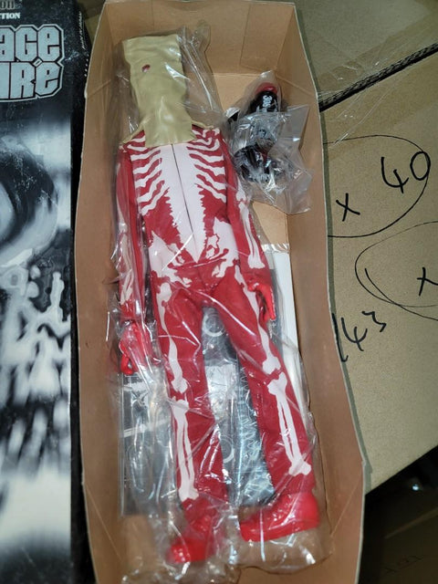 Medicom Atom-ace vampire balzac 1/6 action figure red 斷手斷腳斷肢