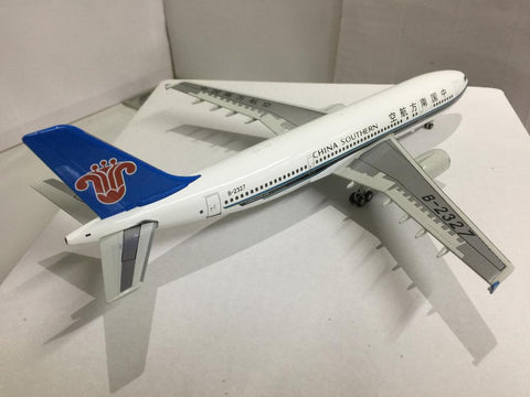 JC WINGS 1/200 CHINA SOUTHERN AIRBUS A300-600R B-2327 (JC2066) (P15M-110)
