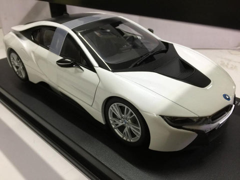 PARAGON 1/18 BMW i8 CRYSTAL WHITE FROZEN GREY (97083) (PA0)