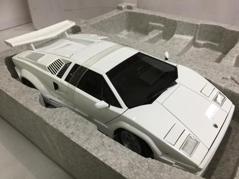 AUTOART 1/18 LAMBORGHINI COUNTACH 25th ANNIVERSARY EDITION WHITE (74537) (PIU500)