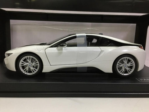 PARAGON 1/18 BMW i8 CRYSTAL WHITE FROZEN GREY (97083) (PA0)