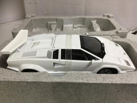 AUTOART 1/18 LAMBORGHINI COUNTACH 25th ANNIVERSARY EDITION WHITE (74537) (PIU500)