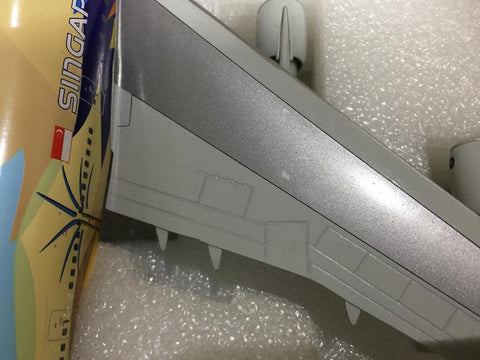 JC WINGS 1/200 SINGAPORE AIRLINES TROPICAL BOEING 747-400 9V-SPL (BBOX2523) (C1081-8)