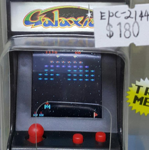 BANDAI 00520 南夢宮 經典迷你街機系列 蜜蜂機 銀河戰機 世界上最小的全功能遊戲機連鎖匙扣 NAMCO TINY ARCADE GALAXIAN THE WORLD'S SMALLEST FULLY FUNCTIONAL ARCADE GAME WITH KEYCHAIN (EPC-2144-40) 存