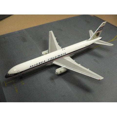 HERPA 1/500 AVIANCA "80 Anos" BOEING 757-200 (510103) (PIU10)