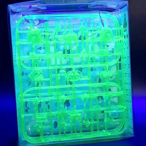 BIG BOYS TOYS X BEAR PLANET X FOON WONG X TOYZONE MINI MODEL MM001 SC-BRAVER PLASTIC MODEL KIT 五福臨門 瑞獸勇者 南帝 金粉透綠色 筲箕灣 TOYZONE 玩具跳蚤市集限量收藏系列 塑膠模型