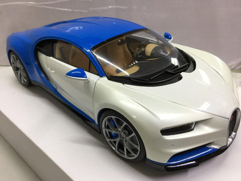 GT AUTOS 1/18 BUGATTI CHIRON 2016 BLUE / WHITE (11010MB) (70563) (PA0)