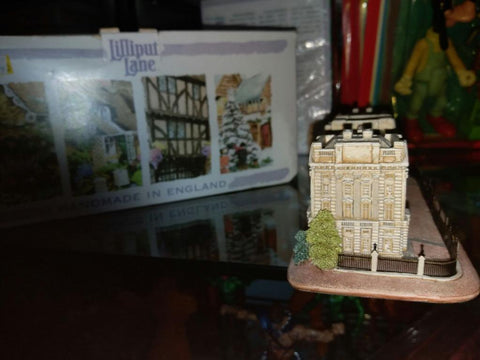 LILLIPUT LANE BUCKINGHAM PALACE 人手雕刻 及上色 建築物雕塑 陶藝品 英國製造