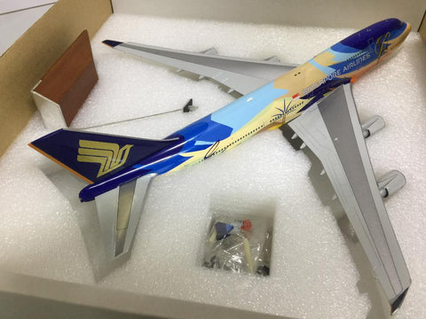 JC WINGS 1/200 SINGAPORE AIRLINES TROPICAL BOEING 747-400 9V-SPL (BBOX2523) (C1081-8)
