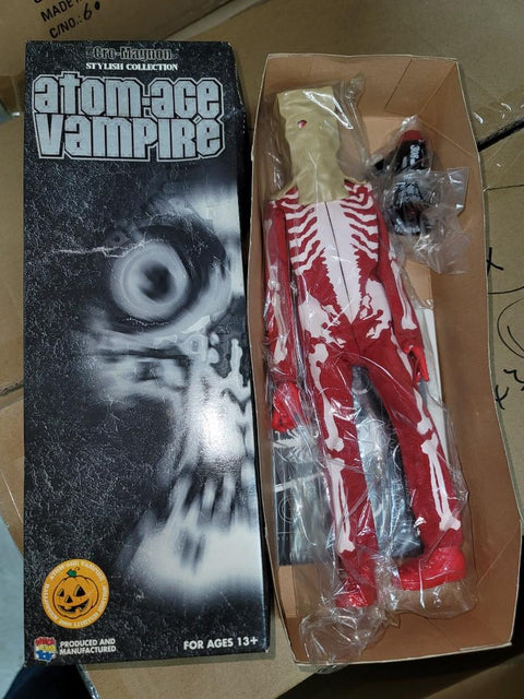 Medicom Atom-ace vampire balzac 1/6 action figure red 斷手斷腳斷肢