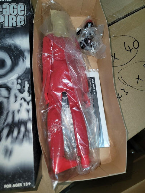 Medicom Atom-ace vampire balzac 1/6 action figure red 斷手斷腳斷肢