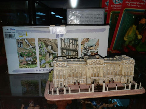LILLIPUT LANE BUCKINGHAM PALACE 人手雕刻 及上色 建築物雕塑 陶藝品 英國製造