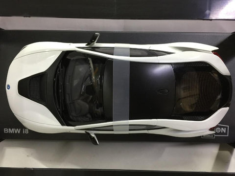 PARAGON 1/18 BMW i8 CRYSTAL WHITE FROZEN GREY (97083) (PA0)