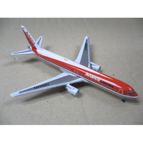 GEMINI JETS 1/400 AVIANCA COLOMBIA BOEING 767-300 N984AN (GJAVA163) (70163) (LOT0190) (PA0)