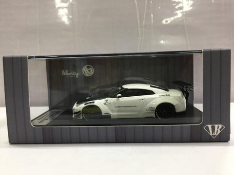 LIBERTY WALK 1/64 Nissan GTR White (IP640002GTR) (C1123-140B)