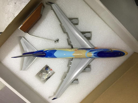 JC WINGS 1/200 SINGAPORE AIRLINES TROPICAL BOEING 747-400 9V-SPL (BBOX2523) (C1081-8)