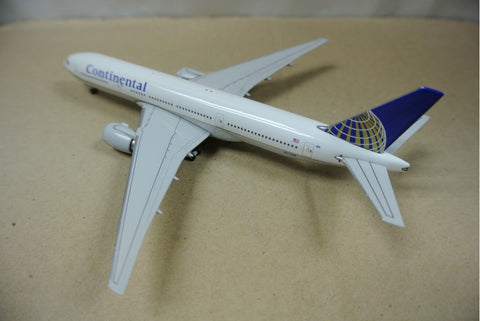 GEMINI JETS 1/400 CONTINENTAL AIRLINES BOEING 777-200 N77006 (GJCOA376) (70376) (PIU10)