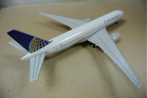GEMINI JETS 1/400 CONTINENTAL AIRLINES BOEING 777-200 N77006 (GJCOA376) (70376) (PIU10)