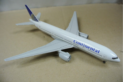 GEMINI JETS 1/400 CONTINENTAL AIRLINES BOEING 777-200 N77006 (GJCOA376) (70376) (PIU10)