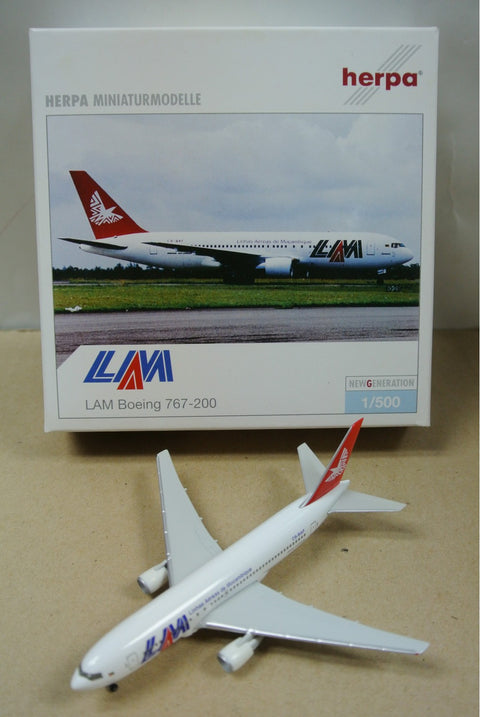 HERPA 1/500 LAM BOEING 767-200 C9-BAF (512770) (PIU10)
