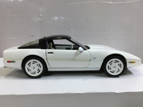 FRANKLIN MINT 1/24 1988 CORVETTE WHITE (97296) (KWA)