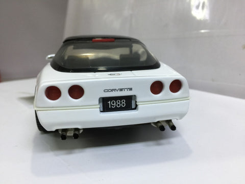 FRANKLIN MINT 1/24 1988 CORVETTE WHITE (97296) (KWA)