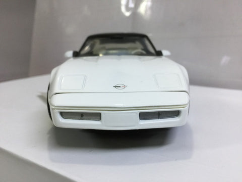 FRANKLIN MINT 1/24 1988 CORVETTE WHITE (97296) (KWA)