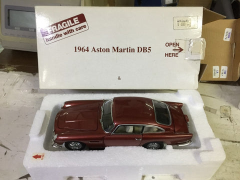 DANBURY MINT 1/24 1964 ASTON MARTIN DB5 (PIU400)