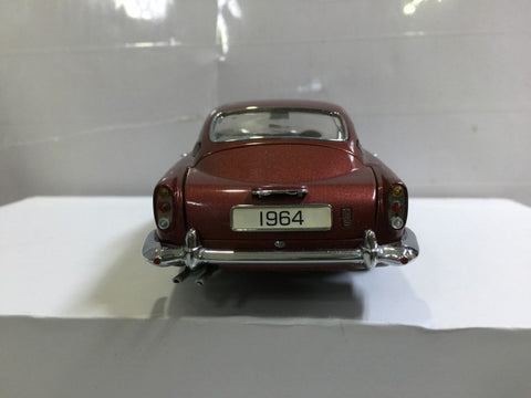 DANBURY MINT 1/24 1964 ASTON MARTIN DB5 (PIU400)