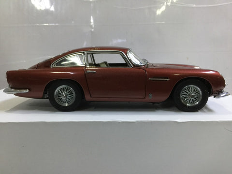 DANBURY MINT 1/24 1964 ASTON MARTIN DB5 (PIU400)