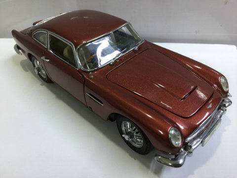 DANBURY MINT 1/24 1964 ASTON MARTIN DB5 (PIU400)