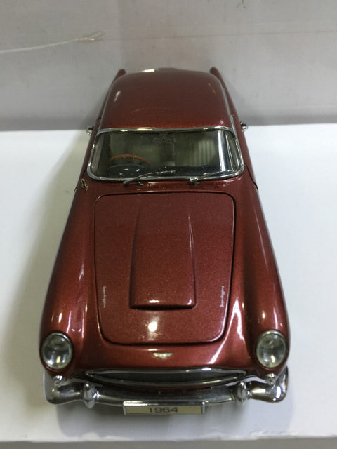 DANBURY MINT 1/24 1964 ASTON MARTIN DB5 (PIU400)
