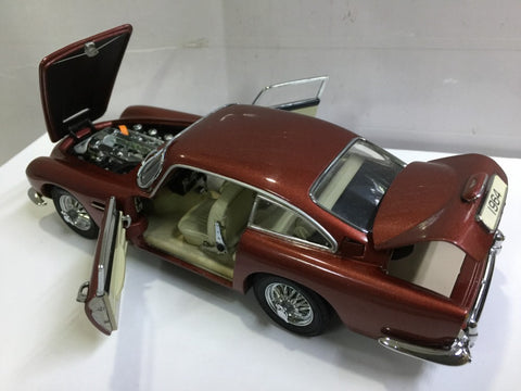 DANBURY MINT 1/24 1964 ASTON MARTIN DB5 (PIU400)