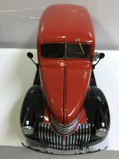 DANBURY MINT 1/24 1946 CHEVROLET SUBURBAN RED (BUY)