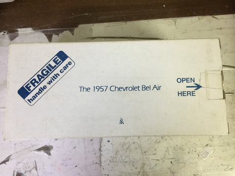 DANBURY MINT 1/24 1957 CHEVROLET BEL AIR CONVERTIBLE SPORT COUPE BLUE (BUY)