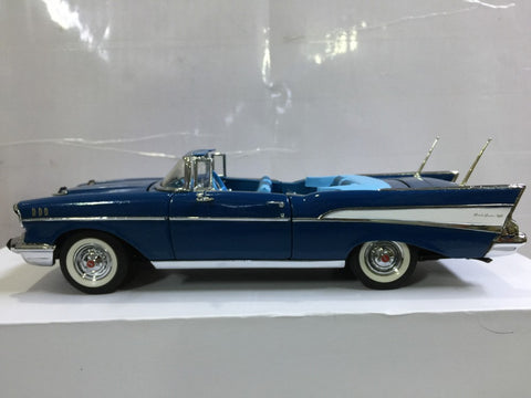 DANBURY MINT 1/24 1957 CHEVROLET BEL AIR CONVERTIBLE SPORT COUPE BLUE (BUY)