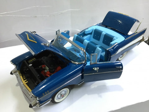 DANBURY MINT 1/24 1957 CHEVROLET BEL AIR CONVERTIBLE SPORT COUPE BLUE (BUY)
